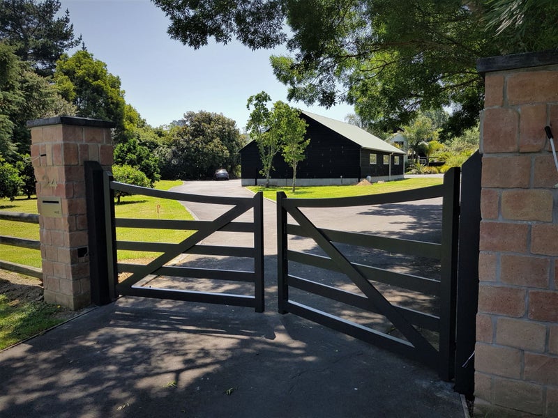 EasyGate Estate Double Swing Gate Carousel 1