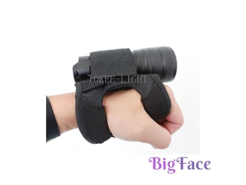 2PCS Hand Free Light Holder Soft Glove For SCUBA Diving Light Dive Torch On The Carousel 1