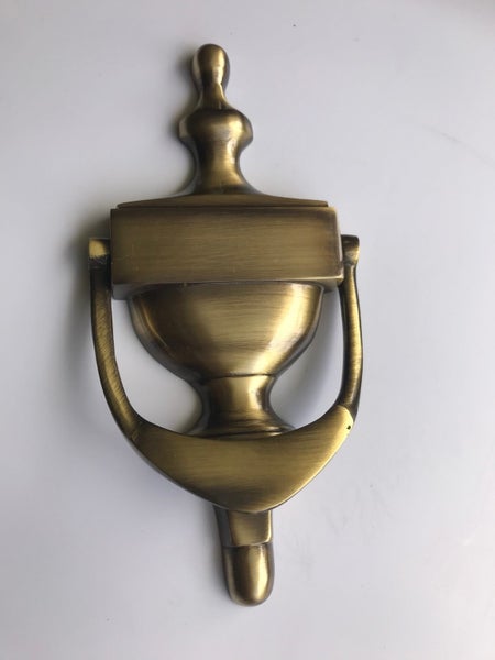 DOOR KNOCKER BRASS Carousel 1