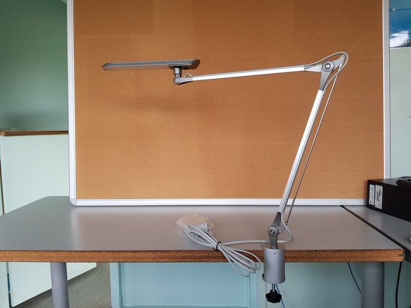 Integ LED task light with desk clamp Carousel 1
