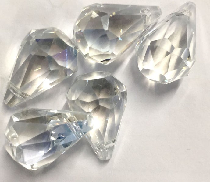 *JUST IN* Iridised faceted teardrops 18mm x 11mm62864729368578112