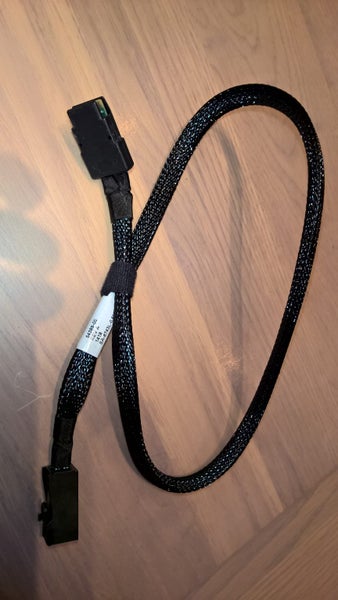 Broadcom LSI Avago LSI00400 MINI SAS HD SFF-8643 to SFF-8087 mini sas 0.6m cable Carousel 2