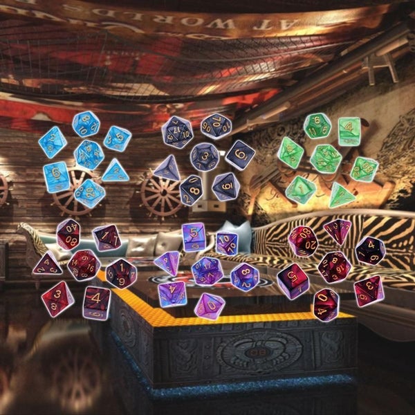 Dungeons and Dragons(DND) dice set Random Colour Carousel 4