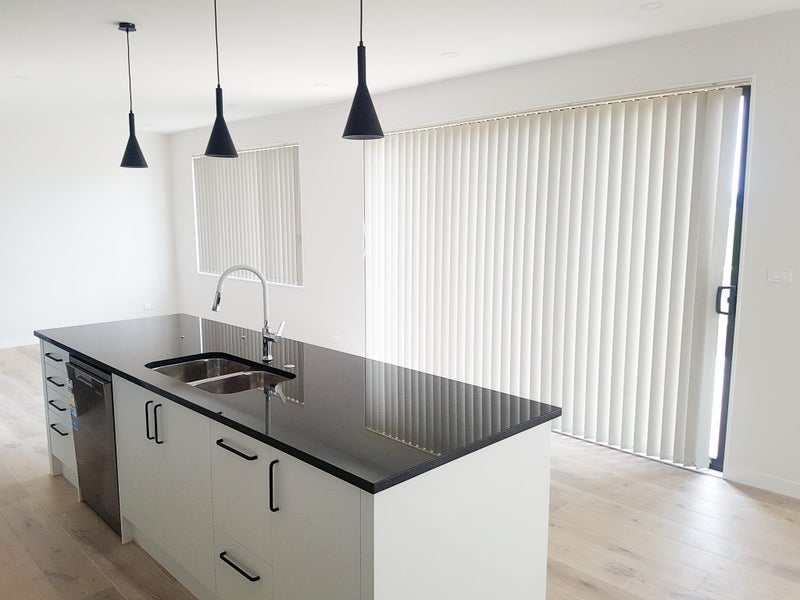 90mm VERTICAL BLINDS Carousel 2