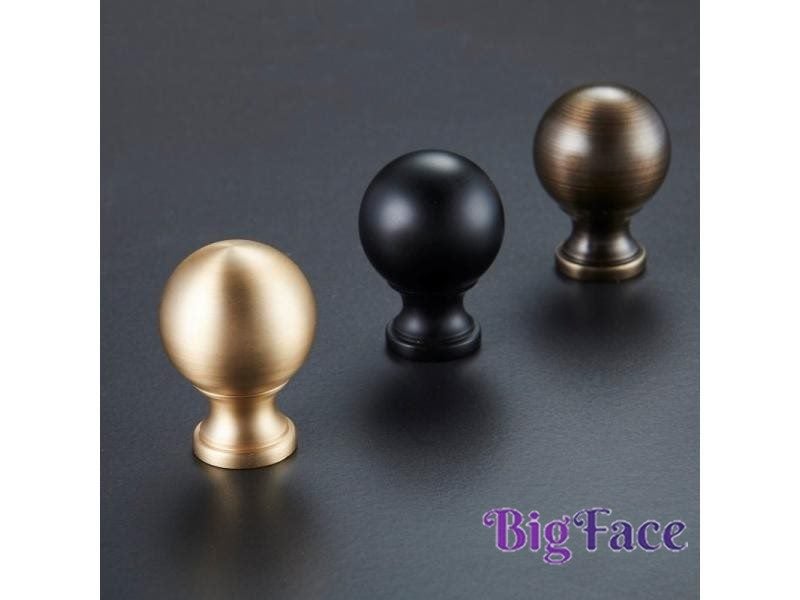 Cabinet Knobs Carousel 1
