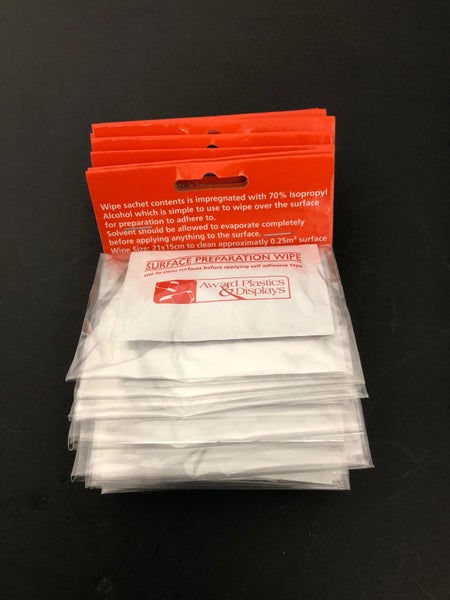 Pack of 100 Hygiene alcohol wipes Carousel 1