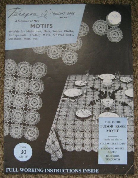 Paragon CROCHET PATTERNS Tablecloths Place mats Doily BOOK Carousel 2