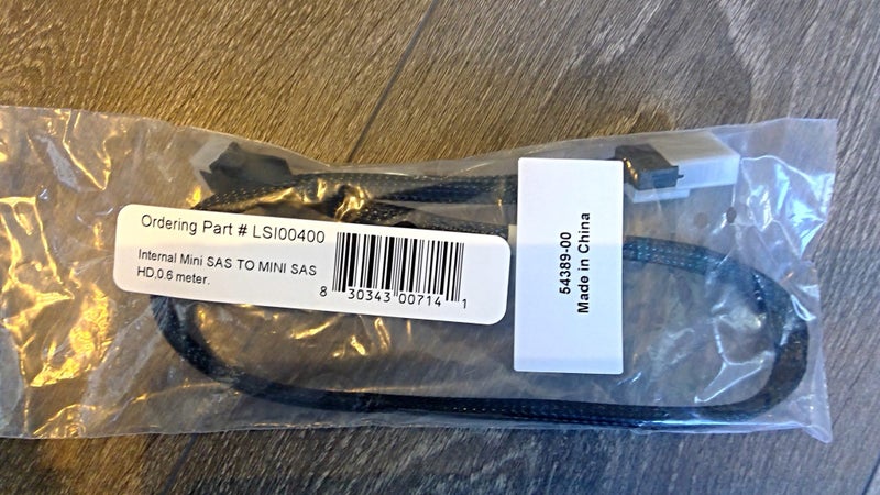 Broadcom LSI Avago LSI00400 MINI SAS HD SFF-8643 to SFF-8087 mini sas 0.6m cable Carousel 1