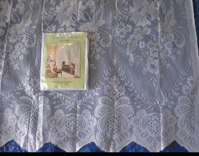 4 pcs Net white Lace curtains150X200c m Carousel 1