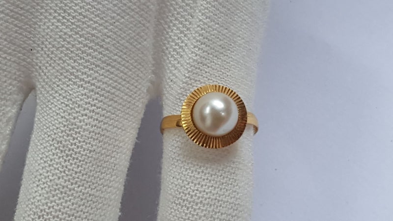 Lovely Vintage 18ct Gold Cultured Pearl Ring Carousel 5