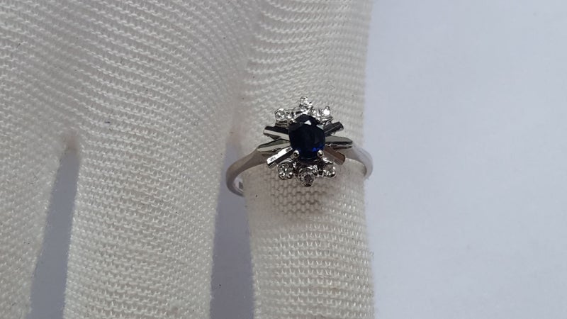 Stunning Vintage 18ct White Gold Sapphire & Eight Cut Diamond Starburst Ring Carousel 5