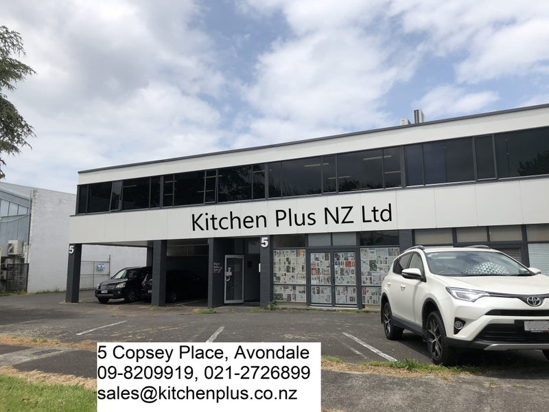 Brand New Galley Kitchen Carousel 9