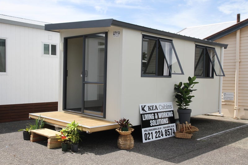 KEA DELUXE CABIN Carousel 1