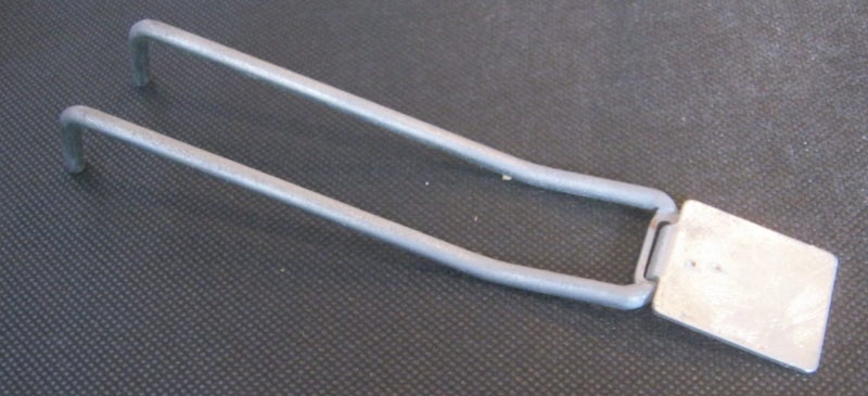 115mm Pegboard Hooks / Display Pegs Carousel 1
