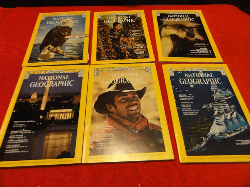 National Geographic Magazine -1976 -12 Months Editions With Original Envelopes Carousel 2