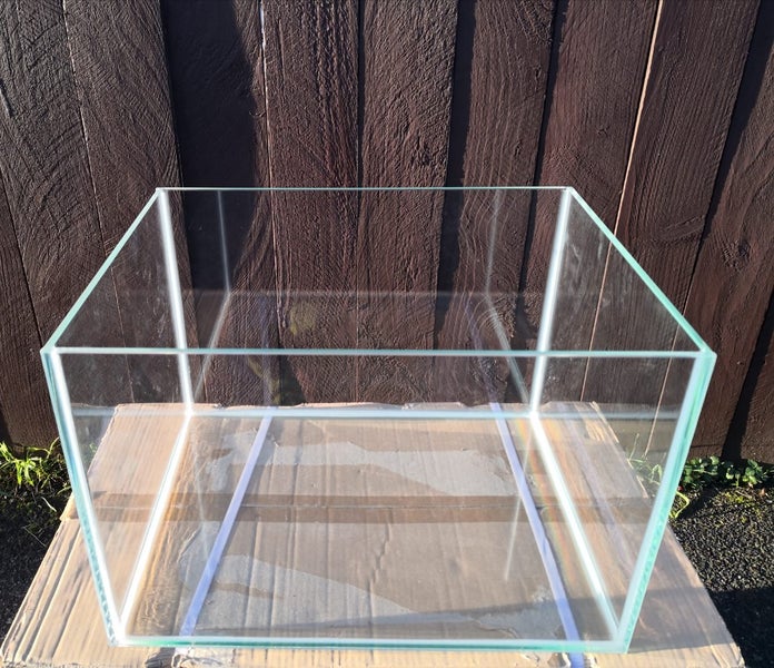 rimless tank 45x35x30H Carousel 1