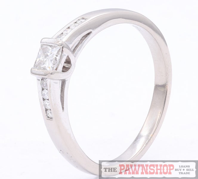 Diamond Solitaire 18CT White Gold Ring w/8 x Shoulder Diamonds Carousel 2
