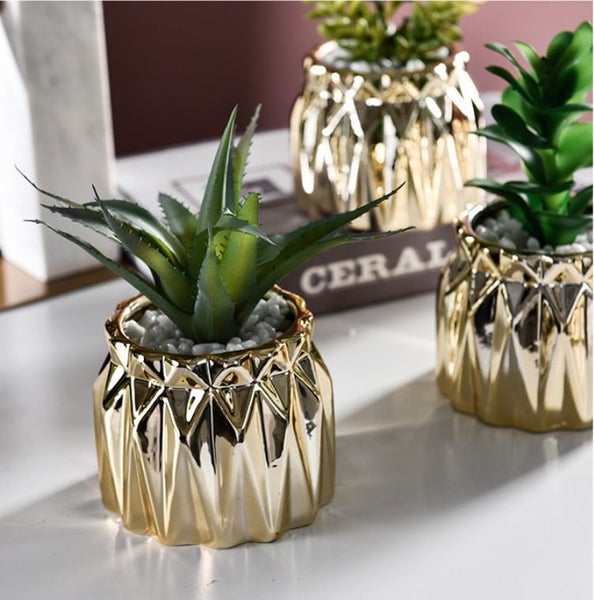 Brand New Artificial Plants Succulent Decor Golden Ceramic Pot *Sale NOW* Carousel 2