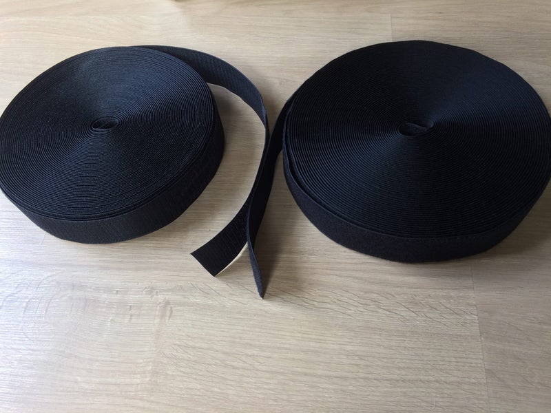 25m of 2.5 cm width sew-on hoop or loop faster tape/velcro (black/white colour) Carousel 1