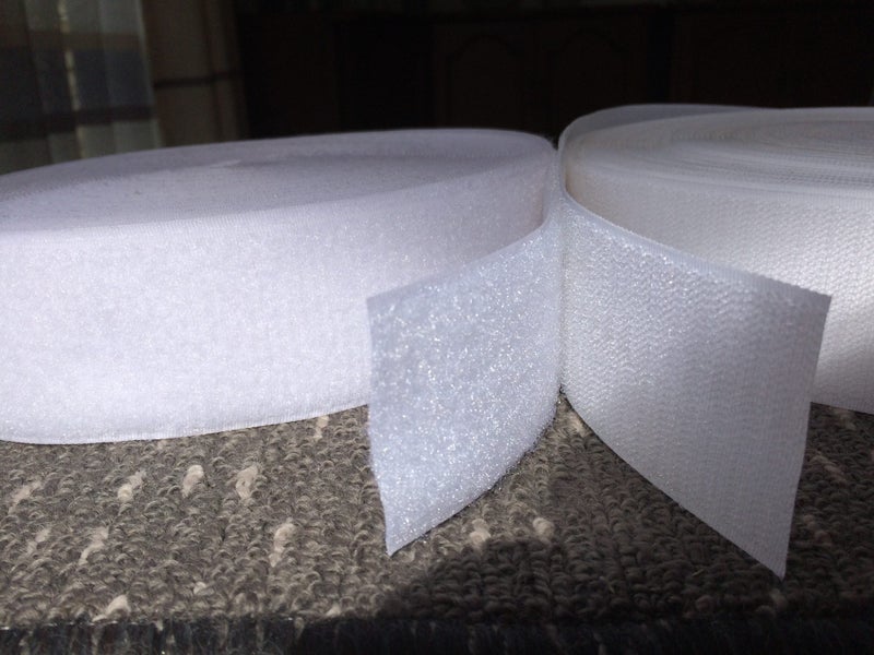 25m of 2.5 cm width sew-on hoop or loop faster tape/velcro (black/white colour) Carousel 2