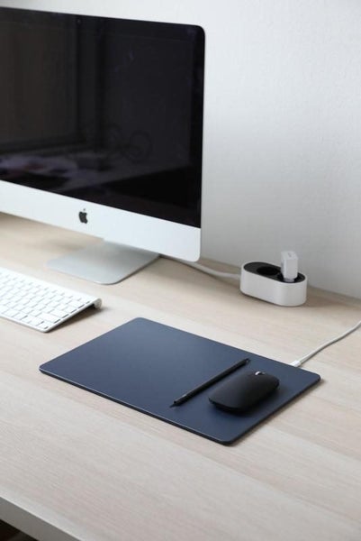 Pout Hands3 Pro Fast Wireless Charging Mouse Pad - Midnight Blue Carousel 5