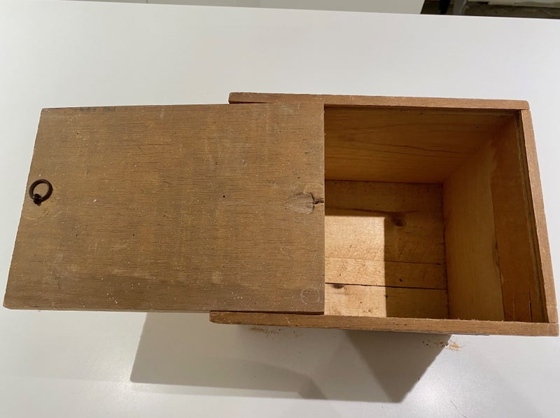 Tea Chest small desk top Circa 1945-1950 excellent condition Carousel 5
