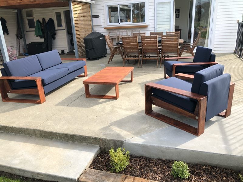 outdoor 3 seater Sofa + 2 chairs.62930697918337112