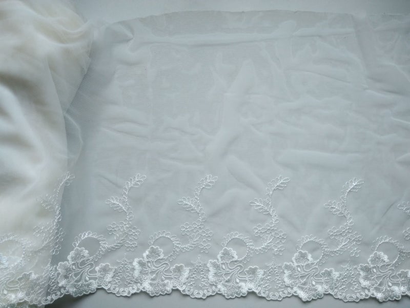 Lace 3 meters 32cm wide Carousel 1