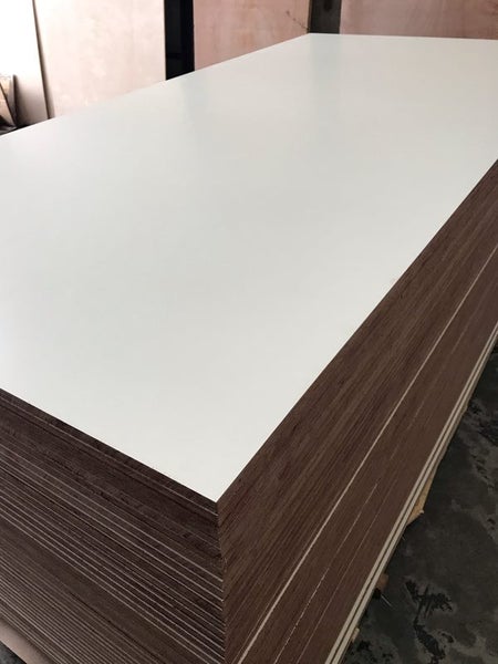 Melamine 16mm with Plywood core.62863243342979113