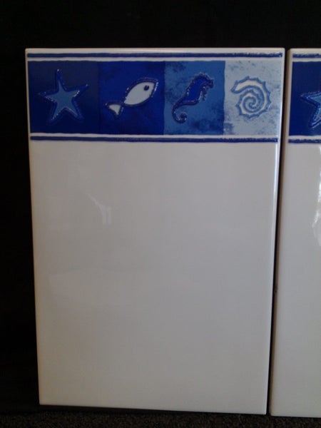 Wall Tiles 200 x 300mm - With Frieze design feature Carousel 1