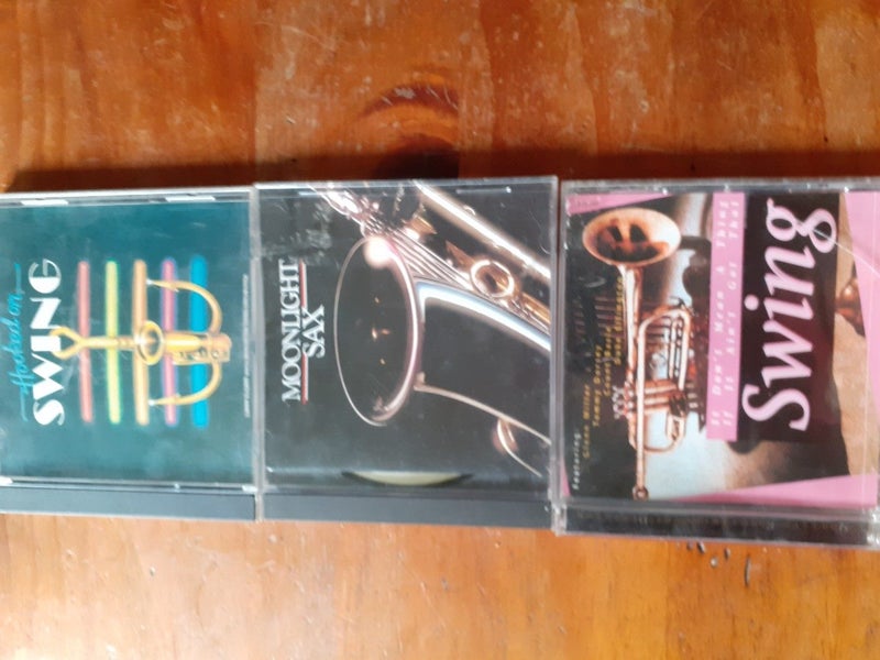 3 Swing Cds Carousel 1