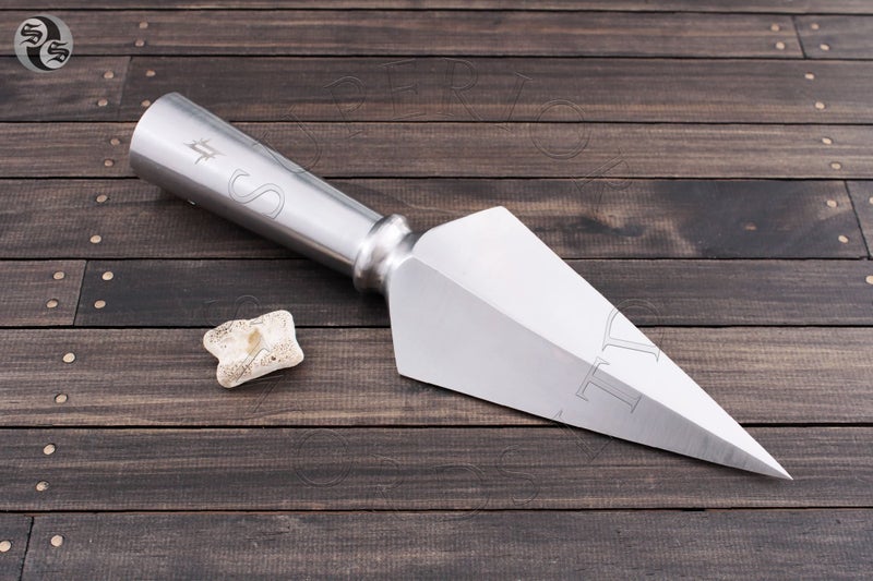 Battle Spear Head Carousel 1