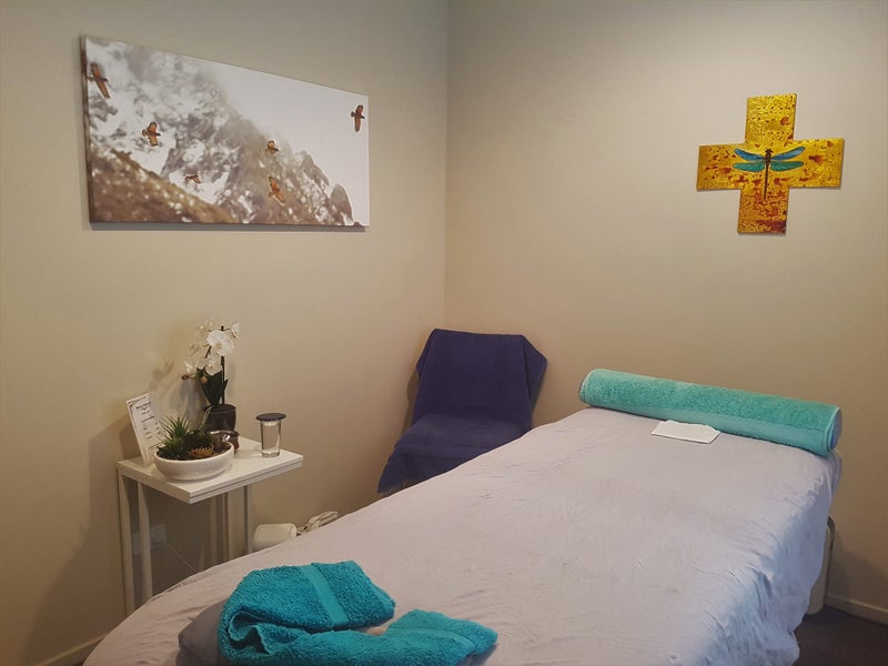 Massage/Pulsing & Holistic Wellness Coaching Carousel 2