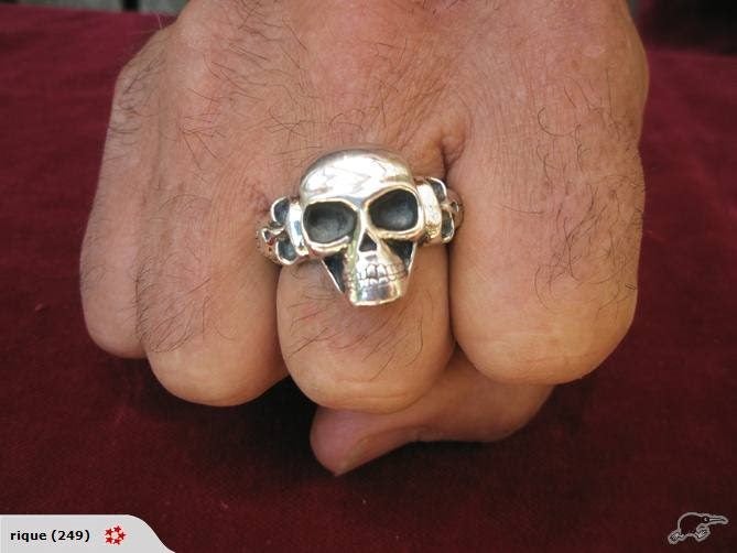 Heavy silver skull ring Carousel 2