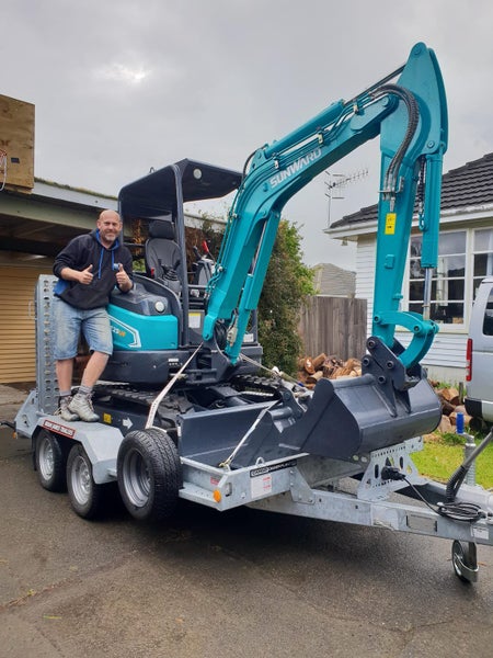 Sunward SWE25UF Trailer package deal Carousel 1