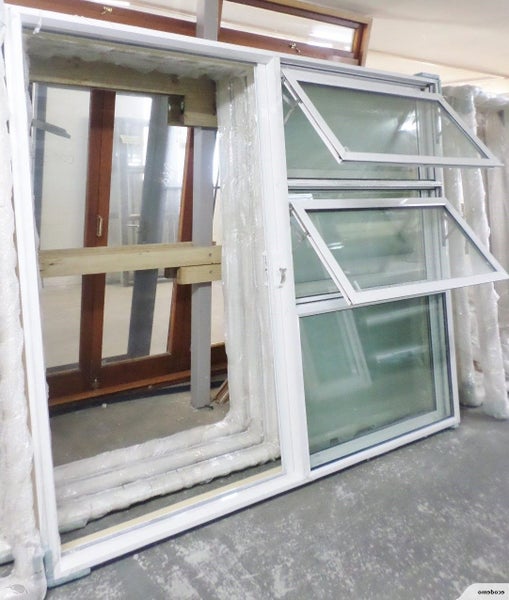 NEW WHITE ALUMINIUM DOUBLE GLAZED SLIDING DOOR:2000H X 2400W Carousel 2