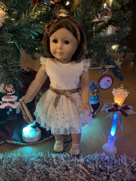 American Girl 18" Doll ~ ALL THAT GLITTERS ~ from Truly Me Christmas range ~ NEW Carousel 1