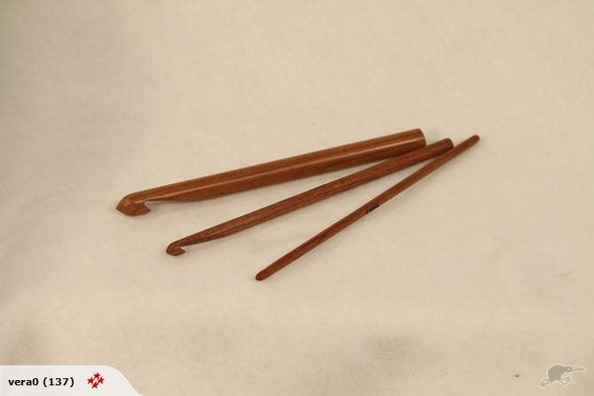 10mm Wooden Crochet Hook Carousel 1
