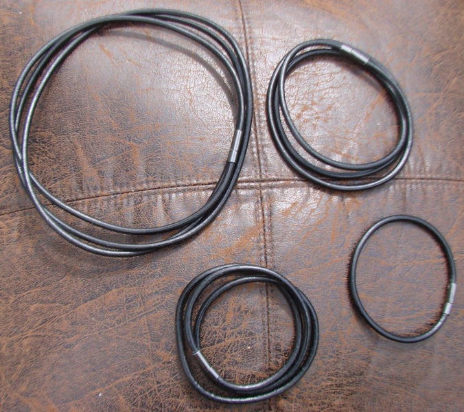 LEATHER TRIPLE LAYER BRACELET - BLACK - 60CM LENGTH - 4MM DIAMETER Carousel 1