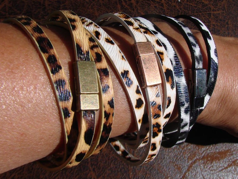 LEATHER PU LEOPARD PRINT TRIPLE LAYER BRACELET - 60CM - BLACK & WHITE Carousel 1