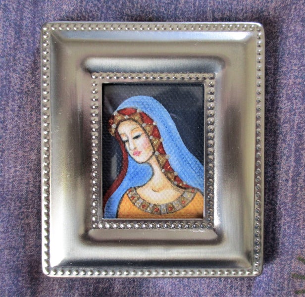 Exquisite miniature icon. Three to choose from! Carousel 3