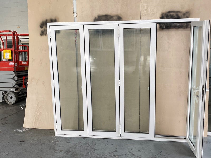 NEW WHITE ALUMINIUM DOUBLE GLAZED BIFOLD DOOR 2000H X 2400W Carousel 2