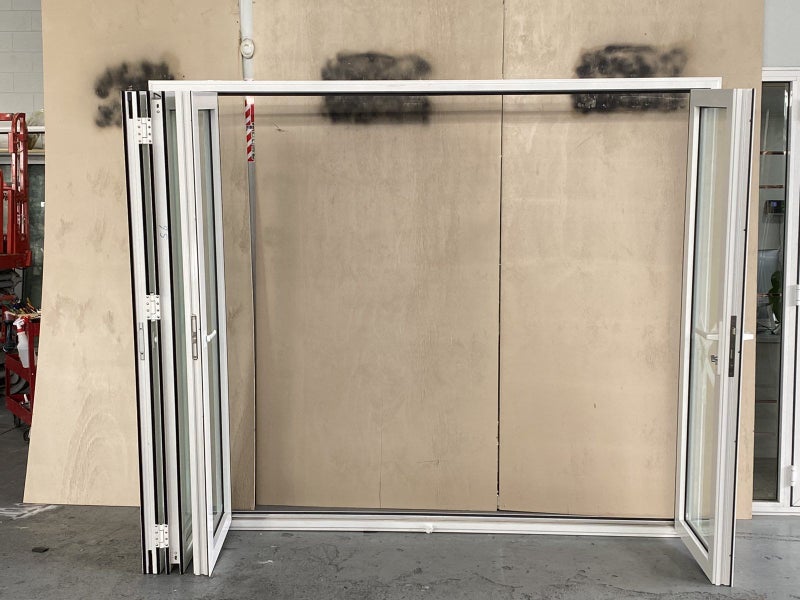 NEW WHITE ALUMINIUM DOUBLE GLAZED BIFOLD DOOR 2000H X 2400W Carousel 4