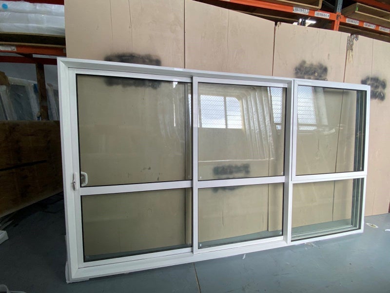 NEW WHITE DOUBLE GLAZED ALUMINIUM STACKER SLIDER:2000HX 3600W Carousel 1