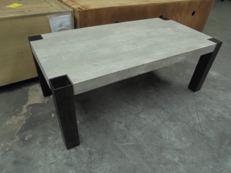 Faro coffee table Concrete like Carousel 1
