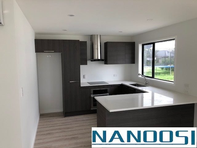 COMPLETE KITCHEN WITH SPANISH MADE ENGINEERED STONE, LASER EDGES DOORS Carousel 1