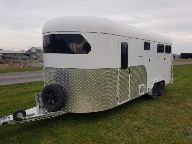 Harper Horse Float Coaches, Motorhome repairs Carousel 1