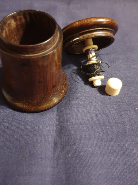 Vintage - Treen Rosewood Sewing Needle Case (No 20) Carousel 3