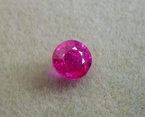 0.48CT GORGEOUS GLOWING 100% NATURAL RED ROUND RUBY Carousel 1