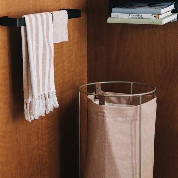 FOLD Towel Holder - Black Carousel 4